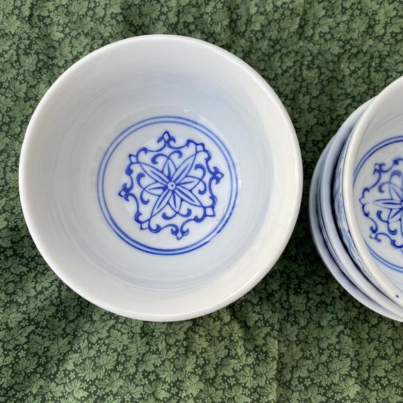 Set of 6 Blue Floral Porcelain Soup/Rice Bowls in Flawless Condition - Picture 2 of 6